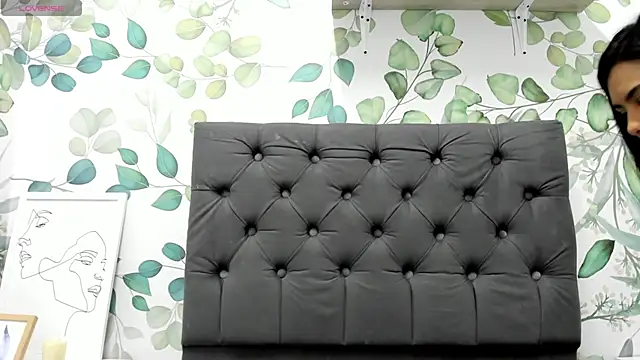 atilanadiaz7 online show from February 4, 2025, 4:08 pm