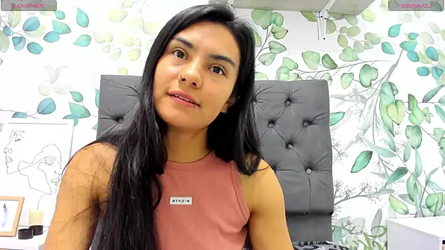 atilanadiaz7 online show from February 19, 2025, 2:12 pm