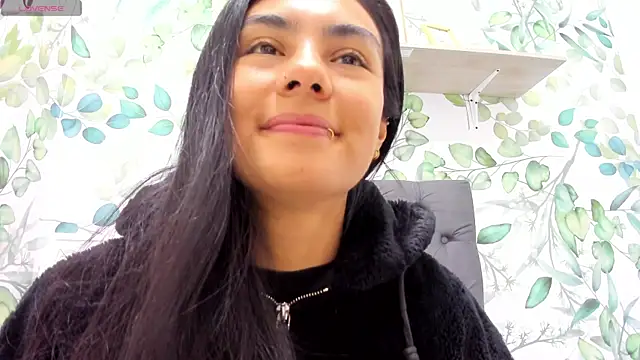 atilanadiaz7 online show from March 7, 2025, 2:12 pm