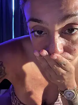 Snapshot of cabrooonaaa chatting on December 14, 2025, 8:02 pm cabrooonaaa online show from December 14, 2025, 8:02 pm