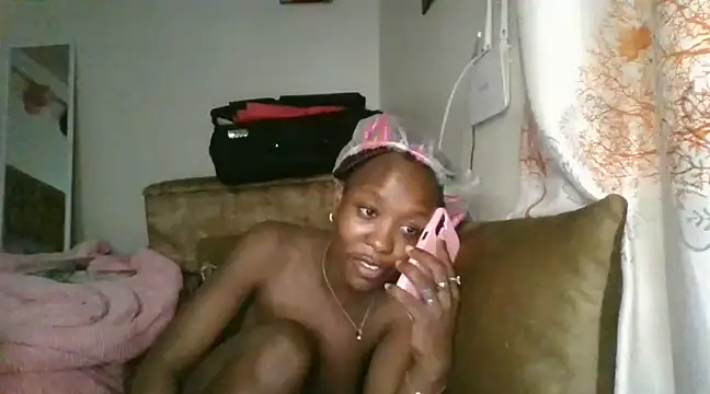 Snapshot of Sonnia_ chatting on December 11, 2024, 8:50 pm Sonnia online show from December 11, 2024, 8:50 pm