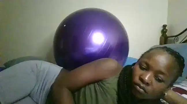 Snapshot of Sonnia_ chatting on February 20, 2025, 2:13 pm Sonnia online show from February 20, 2025, 2:13 pm