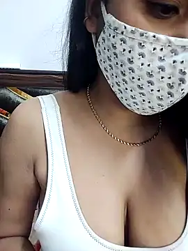 Gloie4u online show from February 4, 2025, 3:57 pm