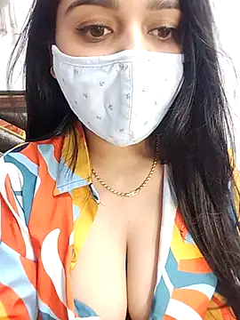 Gloie4u online show from February 27, 2025, 7:58 pm