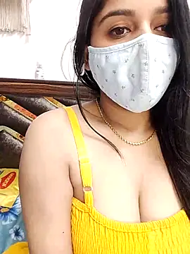 Gloie4u online show from March 4, 2025, 5:45 pm