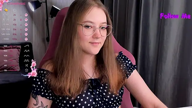 Snapshot of bunny_bubble chatting on October 31, 2025, 11:28 pm bunny bubble online show from October 31, 2025, 11:28 pm