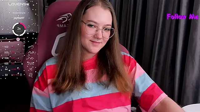 Snapshot of bunny_bubble chatting on December 19, 2025, 11:23 pm bunny bubble online show from December 19, 2025, 11:23 pm