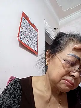 Hotestlove online show from October 10, 2025, 1:32 pm