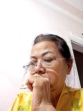 Hotestlove online show from October 24, 2025, 1:29 pm