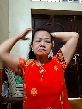 Hotestlove online show from October 27, 2025, 11:52 pm