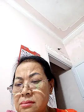 Hotestlove online show from October 28, 2025, 1:14 pm