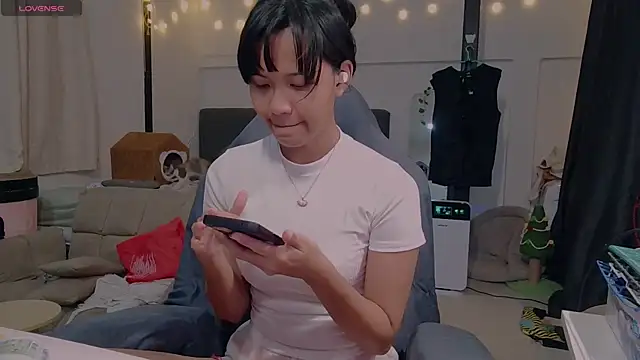 Snapshot of Kana_G chatting on February 1, 2025, 4:11 pm Kana G online show from February 1, 2025, 4:11 pm