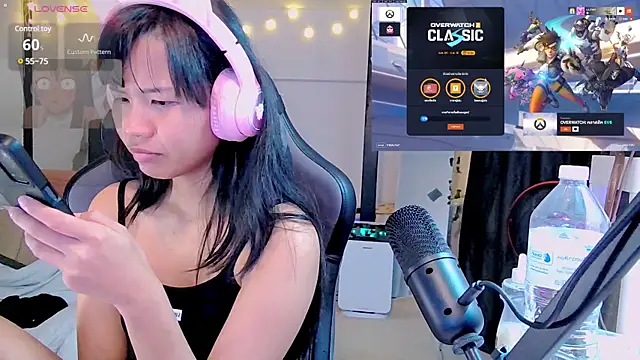 Snapshot of Kana_G chatting on February 8, 2025, 4:57 pm Kana G online show from February 8, 2025, 4:57 pm