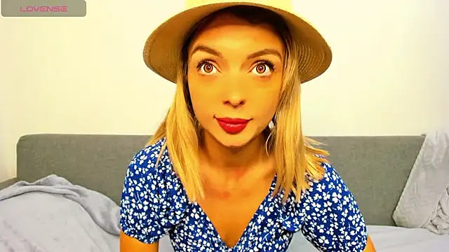 Snapshot of _ellen_meow_ chatting on October 17, 2025, 8:22 pm ellen meow online show from October 17, 2025, 8:22 pm