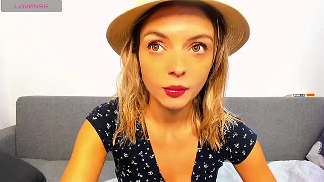 Snapshot of _ellen_meow_ chatting on November 9, 2025, 9:57 pm ellen meow online show from November 9, 2025, 9:57 pm