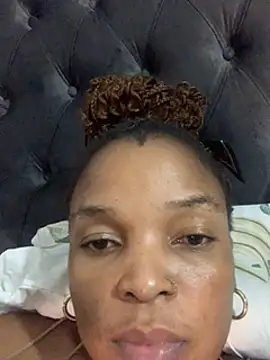 Snapshot of slimcateee chatting on February 22, 2025, 11:46 pm slimcateee online show from February 22, 2025, 11:46 pm