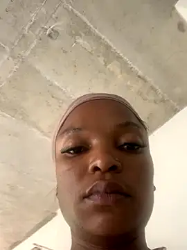 Snapshot of slimcateee chatting on November 3, 2025, 12:39 pm slimcateee online show from November 3, 2025, 12:39 pm