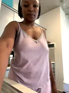 Snapshot of slimcateee chatting on November 10, 2025, 9:52 am slimcateee online show from November 10, 2025, 9:52 am