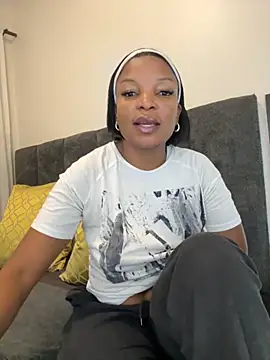 Snapshot of slimcateee chatting on November 11, 2025, 8:31 pm slimcateee online show from November 11, 2025, 8:31 pm