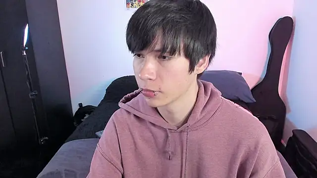 Snapshot of Aventure_Twinks chatting on November 15, 2025, 2:42 am Aventure Twinks online show from November 15, 2025, 2:42 am