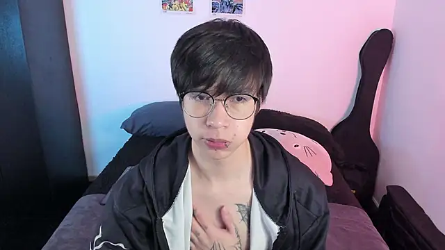 Snapshot of Aventure_Twinks chatting on November 22, 2025, 3:38 am Aventure Twinks online show from November 22, 2025, 3:38 am