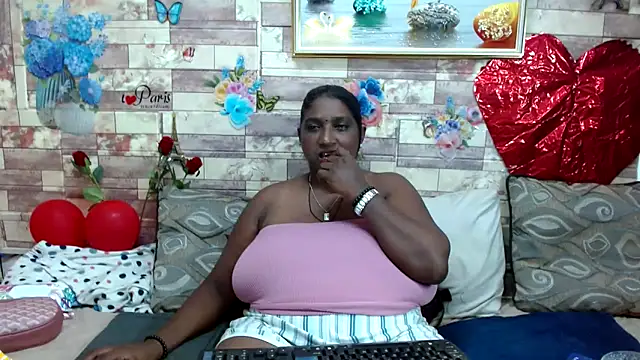 Snapshot of Indian_tracy chatting on February 15, 2025, 11:28 am Indian tracy online show from February 15, 2025, 11:28 am