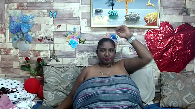 Snapshot of Indian_tracy chatting on February 26, 2025, 1:52 pm Indian tracy online show from February 26, 2025, 1:52 pm