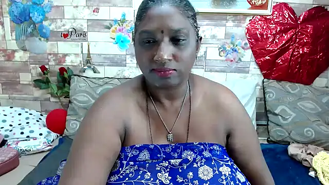 Snapshot of Indian_tracy chatting on February 28, 2025, 1:36 pm Indian tracy online show from February 28, 2025, 1:36 pm