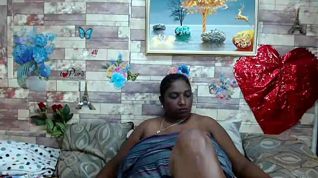 Snapshot of Indian_tracy chatting on March 9, 2025, 2:43 pm Indian tracy online show from March 9, 2025, 2:43 pm