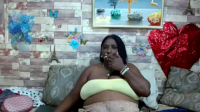 Snapshot of Indian_tracy chatting on March 22, 2025, 12:14 pm Indian tracy online show from March 22, 2025, 12:14 pm