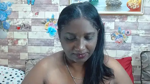 Snapshot of Indian_tracy chatting on October 9, 2025, 9:40 am Indian tracy online show from October 9, 2025, 9:40 am