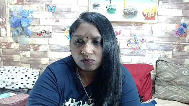 Snapshot of Indian_tracy chatting on October 21, 2025, 10:54 pm Indian tracy online show from October 21, 2025, 10:54 pm