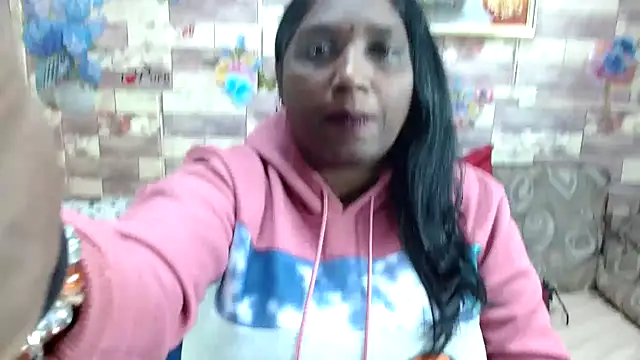 Snapshot of Indian_tracy chatting on October 29, 2025, 7:48 pm Indian tracy online show from October 29, 2025, 7:48 pm