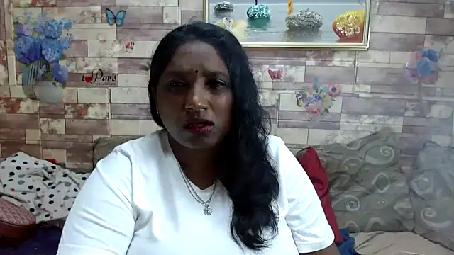 Snapshot of Indian_tracy chatting on November 4, 2025, 8:08 pm Indian tracy online show from November 4, 2025, 8:08 pm