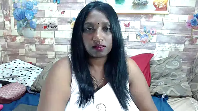 Snapshot of Indian_tracy chatting on November 5, 2025, 9:15 pm Indian tracy online show from November 5, 2025, 9:15 pm