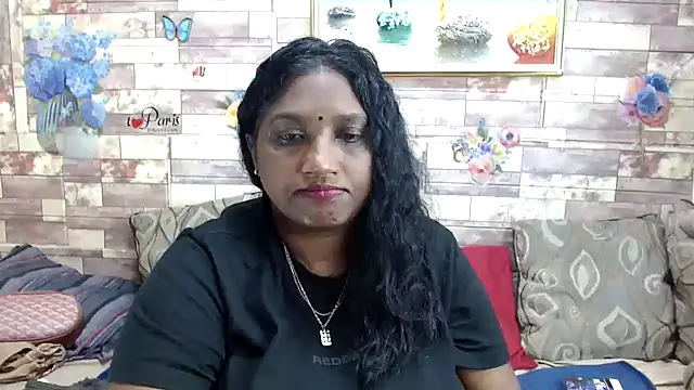 Snapshot of Indian_tracy chatting on November 24, 2025, 10:15 am Indian tracy online show from November 24, 2025, 10:15 am