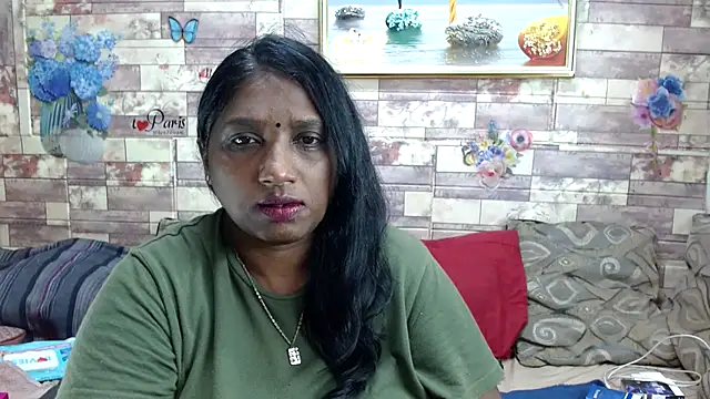 Snapshot of Indian_tracy chatting on November 26, 2025, 8:21 pm Indian tracy online show from November 26, 2025, 8:21 pm