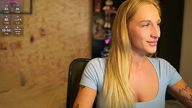 Nicolette  Shea  online show from December 15, 2025, 9:24 am