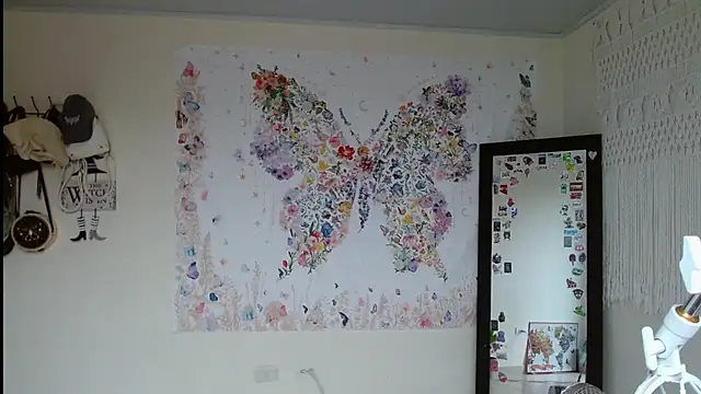 Snapshot of reaLISStic chatting on November 27, 2025, 4:20 pm reaLISStic online show from November 27, 2025, 4:20 pm