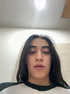 Snapshot of ZarahEvans chatting on February 20, 2025, 9:42 pm ZarahEvans online show from February 20, 2025, 9:42 pm