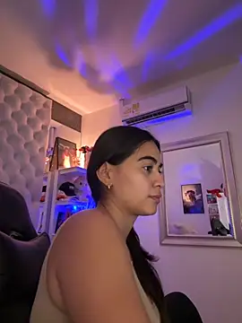 ZarahEvans online show from November 11, 2025, 7:36 pm