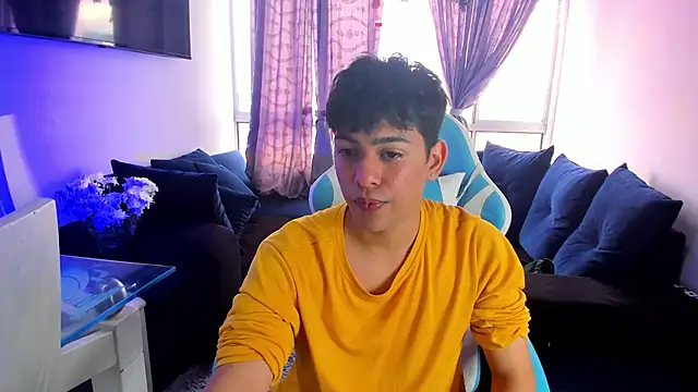 Snapshot of Franco_Rizzo_ chatting on January 2, 2025, 7:40 pm Franco Rizzo  online show from January 2, 2025, 7:40 pm