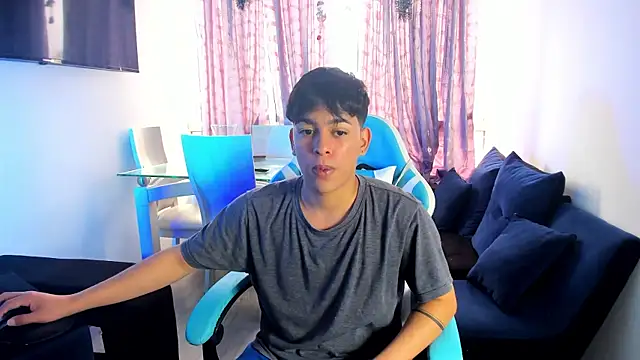 Snapshot of Franco_Rizzo_ chatting on February 3, 2025, 8:24 pm Franco Rizzo  online show from February 3, 2025, 8:24 pm