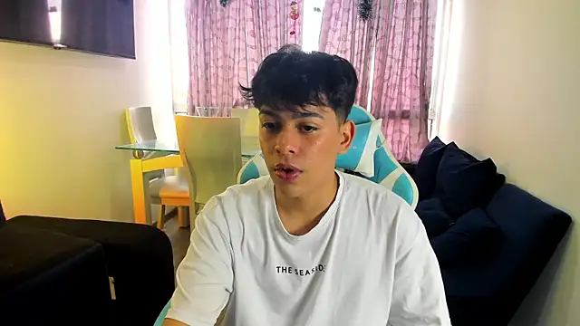 Snapshot of Franco_Rizzo_ chatting on February 6, 2025, 7:29 pm Franco Rizzo  online show from February 6, 2025, 7:29 pm