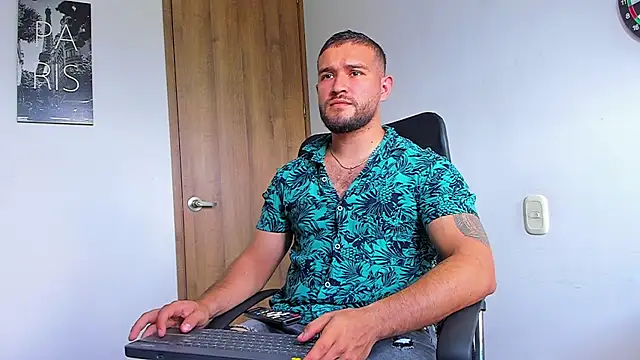 Snapshot of AndrewDiaz chatting on September 14, 2025, 6:07 pm AndrewDiaz online show from September 14, 2025, 6:07 pm