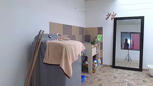 Snapshot of tatiana_big_ass_boobs chatting on October 28, 2025, 3:47 pm tatiana big ass boobs online show from October 28, 2025, 3:47 pm