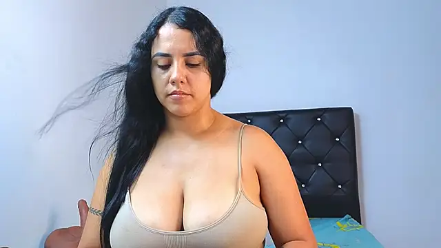 Snapshot of tatiana_big_ass_boobs chatting on November 27, 2025, 6:43 pm tatiana big ass boobs online show from November 27, 2025, 6:43 pm