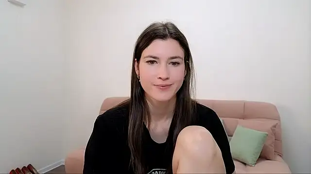 Snapshot of AliciaNewell chatting on December 3, 2024, 10:28 am AliciaNewell online show from December 3, 2024, 10:28 am