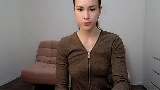 Snapshot of AliciaNewell chatting on December 13, 2024, 1:33 pm AliciaNewell online show from December 13, 2024, 1:33 pm