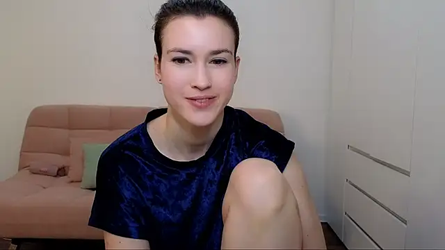 Snapshot of AliciaNewell chatting on December 28, 2024, 6:39 am AliciaNewell online show from December 28, 2024, 6:39 am